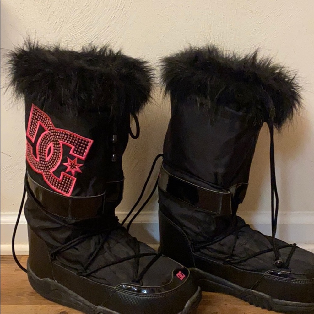 DC snowboarding boots